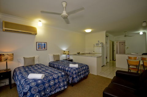 Reef Palms - Schoolies Week Accommodation 2