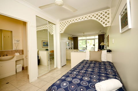 Reef Palms - Schoolies Week Accommodation 3