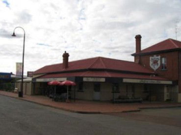  Schoolies Week Accommodation