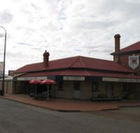Bedford Arms Hotel - Schoolies Week Accommodation