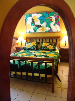 Airlie Beach Myaura Bed And Breakfast - Schoolies Week Accommodation 3