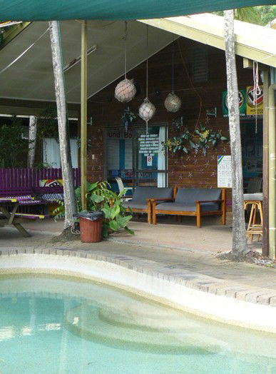 Backpackers By The Bay - Schoolies Week Accommodation 1