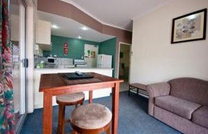 The Swagmans Rest Motel - Schoolies Week Accommodation 0
