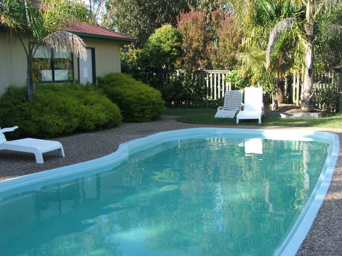 Lakes Entrance Country Cottages - Schoolies Week Accommodation 3