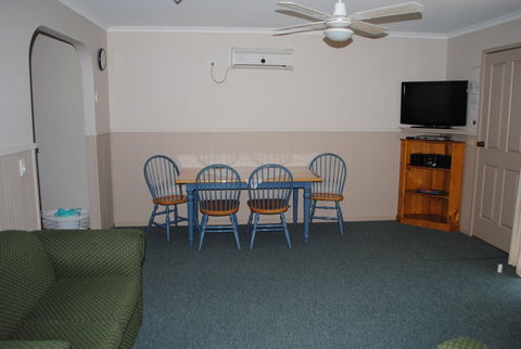 Lakes Entrance Country Cottages - Schoolies Week Accommodation 5