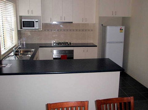 Victoria Lodge Motor Inn And Apartments - Schoolies Week Accommodation 2