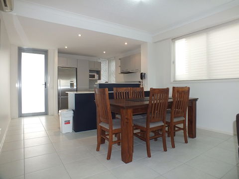 Pacific Marina Apartments - Schoolies Week Accommodation 10