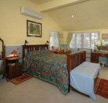 Main Creek Bower - Schoolies Week Accommodation