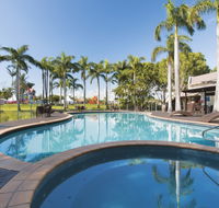 Oaks Oasis - Schoolies Week Accommodation