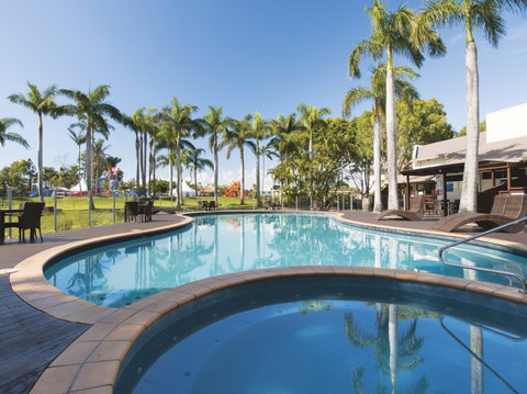 Oaks Oasis - Schoolies Week Accommodation 0