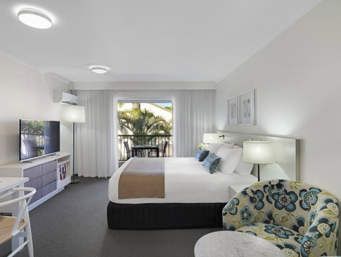 Oaks Oasis - Schoolies Week Accommodation 5