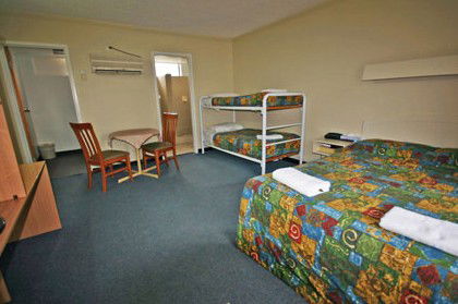 Red Cedars Motel - Schoolies Week Accommodation 2