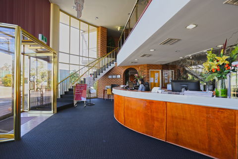 Quality Hotel Melbourne Airport - Schoolies Week Accommodation 4