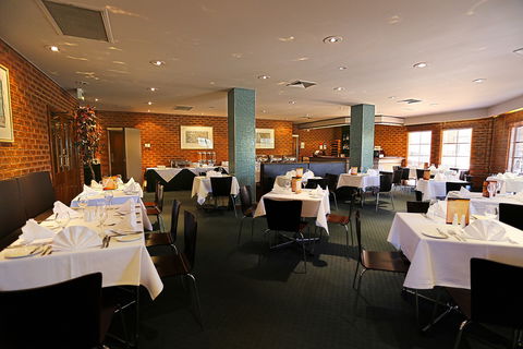 Quality Hotel Melbourne Airport - Schoolies Week Accommodation 5