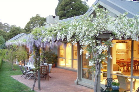 Tomah Mountain Lodge - Schoolies Week Accommodation 0