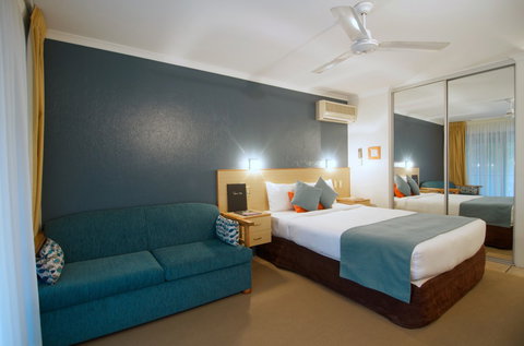 Lord Byron Resort - Schoolies Week Accommodation 1