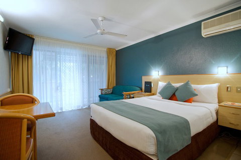 Lord Byron Resort - Schoolies Week Accommodation 2