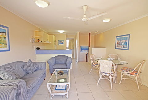 Coolum Beach Getaway Resort - Schoolies Week Accommodation 3