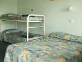 Renner Springs Desert Inn - Schoolies Week Accommodation 3