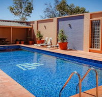 Desert Cave Hotel - Schoolies Week Accommodation