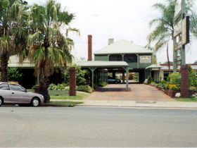 Pioneer Lodge Motel - Schoolies Week Accommodation 0