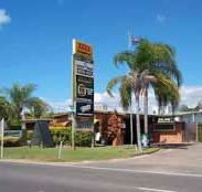 Queens Beach Motor Hotel - Schoolies Week Accommodation