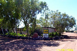 Threeways Roadhouse Tourist Park - Schoolies Week Accommodation 0