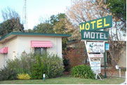 COHUNA MOTOR INN - Schoolies Week Accommodation 0