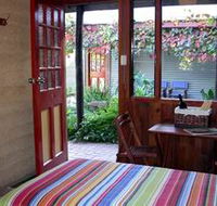 Red Poles - Schoolies Week Accommodation