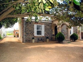 Waverley Estate - Schoolies Week Accommodation 0