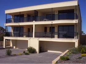 The Lighthouse Accommodation - Schoolies Week Accommodation 0