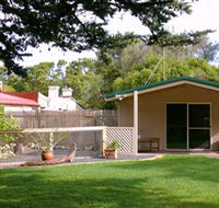 Shiralea Country Cottage - Schoolies Week Accommodation