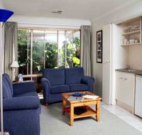Bellevue Bed  Breakfast - Schoolies Week Accommodation