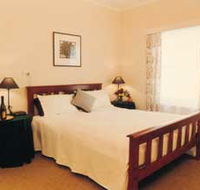 The Farm House - Schoolies Week Accommodation