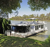 Moving Waters Self Contained Moored Houseboat - Schoolies Week Accommodation