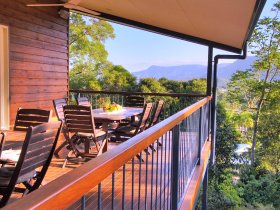Kookas Bed And Breakfast - Schoolies Week Accommodation 0