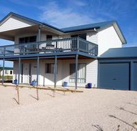 Oysta La Vista - Schoolies Week Accommodation