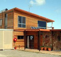 Shboo Shelly Beach Lodge - Schoolies Week Accommodation