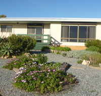 Oaklands Beach House - Schoolies Week Accommodation