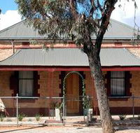 Meaney's Rest - Schoolies Week Accommodation