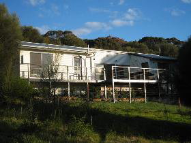 Thorn Park On The Island - Schoolies Week Accommodation 0