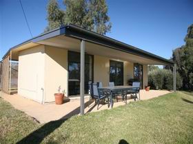 Toolunka Estate Cottage - Schoolies Week Accommodation 0
