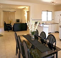 Riverwalk Retreat Karinga Park - Schoolies Week Accommodation