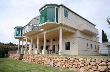 Number 13 On The Beach - Schoolies Week Accommodation 1