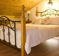 The Old Oak Bed and Breakfast - The Barn - Schoolies Week Accommodation