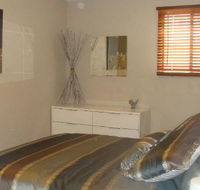 Luxury Vineyard Cottage on Pike River Lyrup - Schoolies Week Accommodation