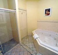 St Helens Cottages- Coach House - Schoolies Week Accommodation