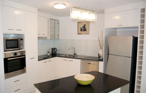 Vision Cairns Esplanade - Schoolies Week Accommodation 2