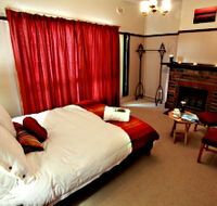 Old Cable Station Colonial Retreat - Schoolies Week Accommodation