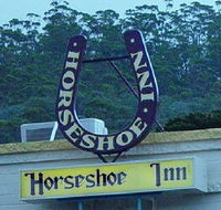 Horseshoe Inn - Schoolies Week Accommodation